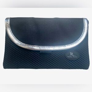 RUNNING BUDDY Black & Silver Buddy Pouch Magnetically Attaches EUC 4.5” X 7”